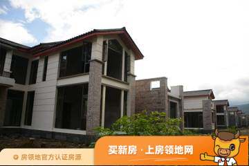 丽江雪域金沙在售户型，2居、3居、4居，建面89-142m²