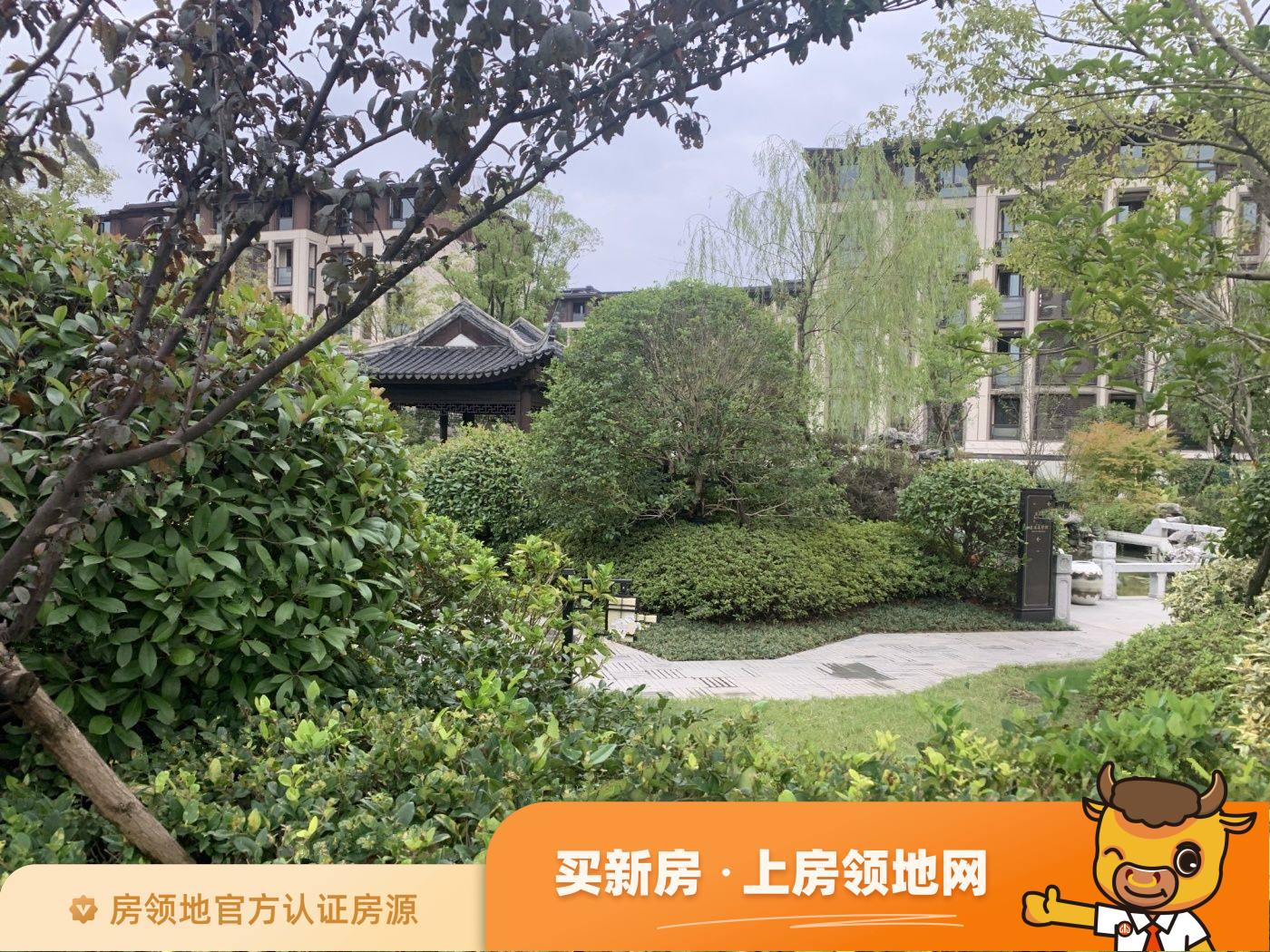 南京绿城云栖玫瑰园在售户型，2居、3居、4居，建面108-210m²