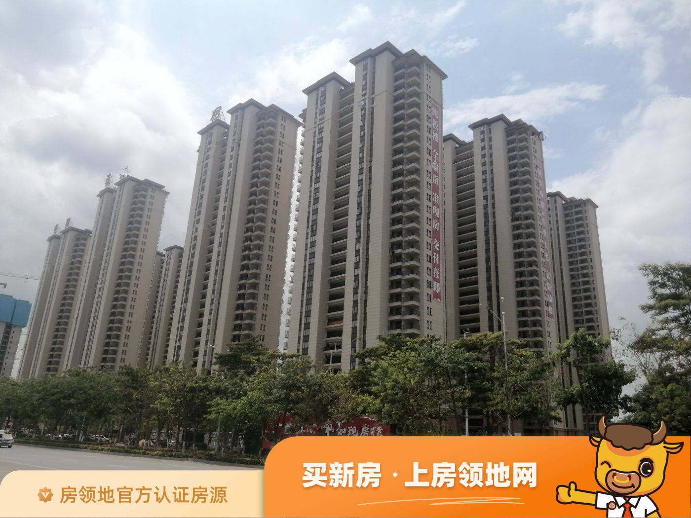 钦州中梁钦州府在售户型，3居、4居，建面98-135m²