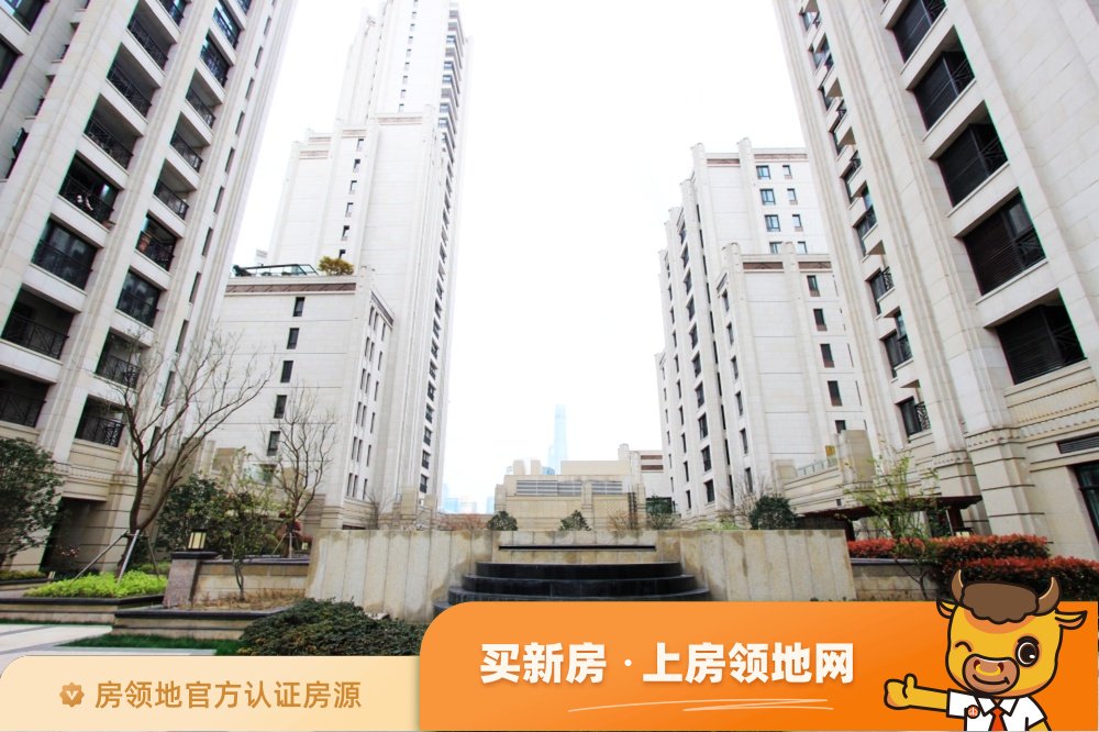 上海露香园在售户型，0居、3居、4居、5居，建面70-120m²