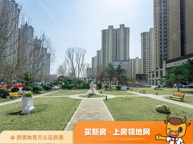 杭州融创金成英特学府在售户型，3居、4居，建面90-136m²